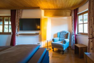 37_Chalet_Crown_of_the_Alps_bedroom_6