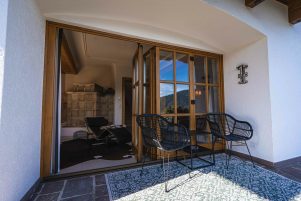 40_Chalet_Crown_of_the_Alps_terrace_2